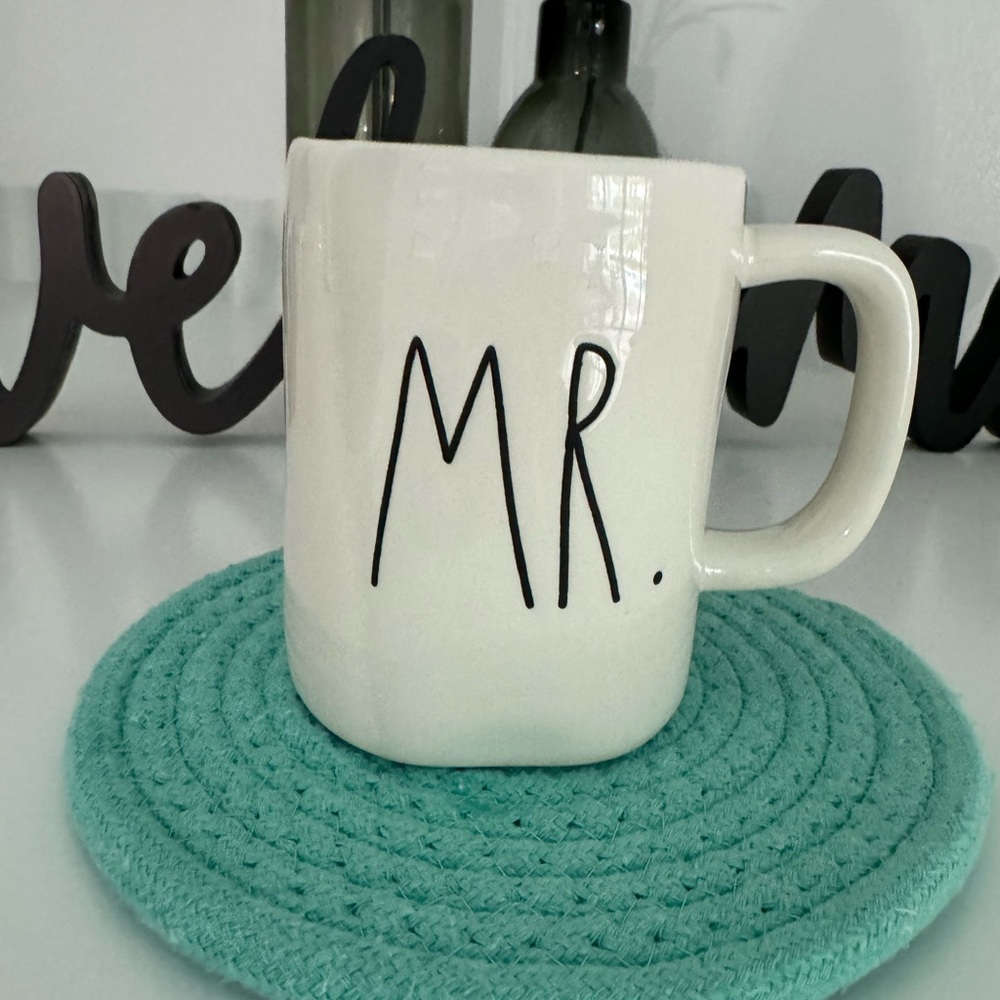 Rae Dunn MR Mug; NWOT